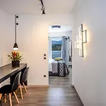 A & B Minimal With Sea View In Apartamento