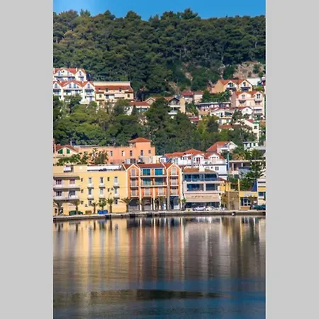Appartamento A & B Minimal With Sea View In
