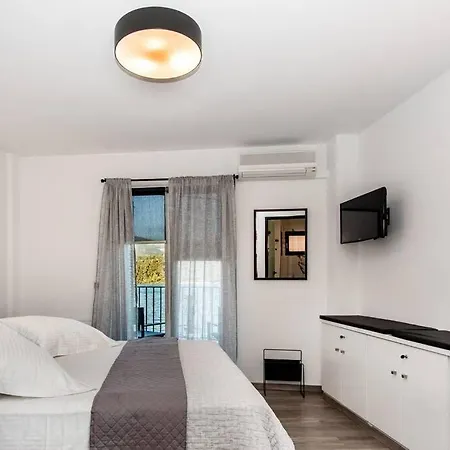A & B Minimal With Sea View In Daire Argostolion
