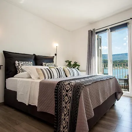Daire A & B Minimal With Sea View In *