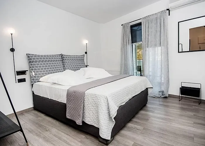 A & B Minimal With Sea View In *